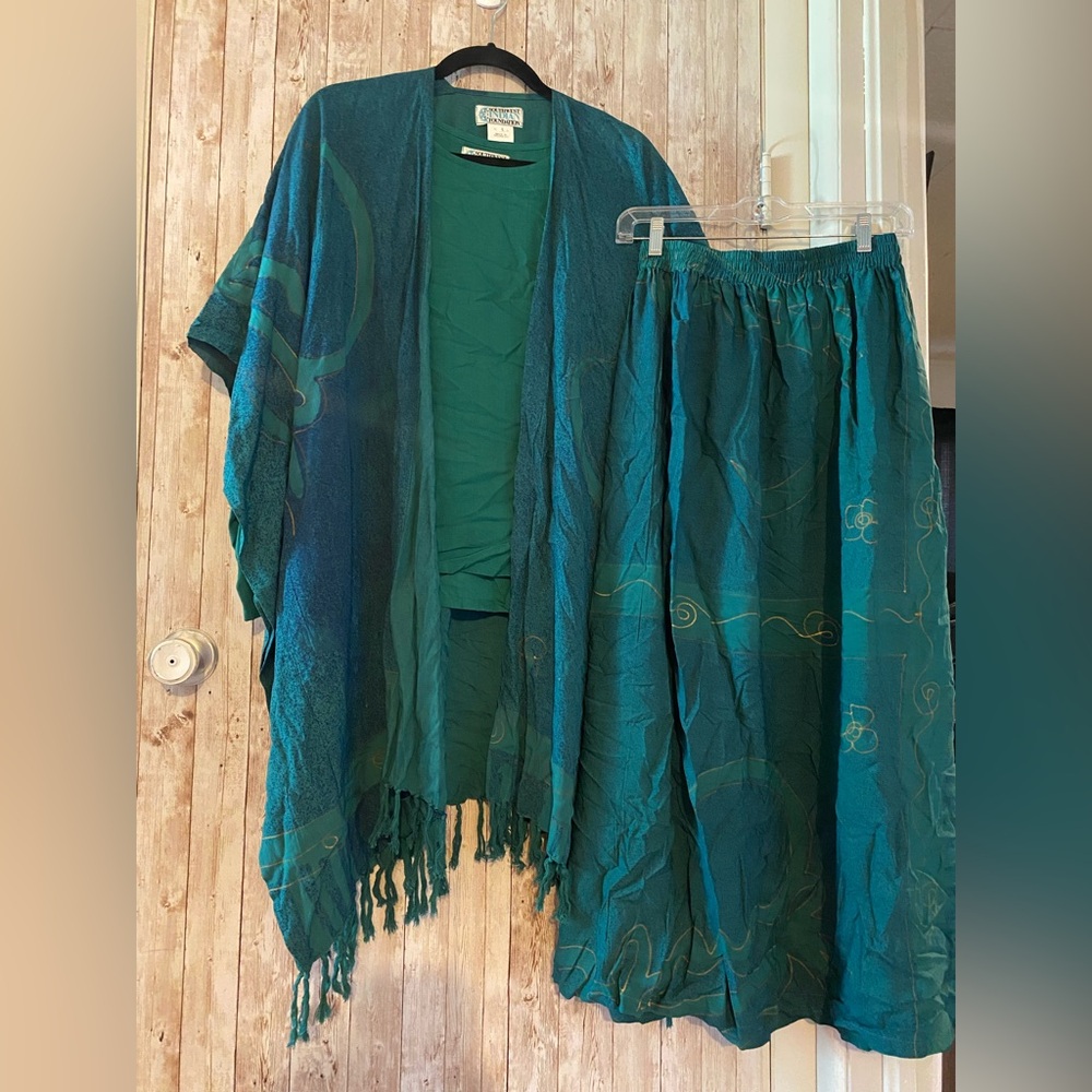 Southwest Indian Foundation 3 piece outfit size large kimono, top, skirt green